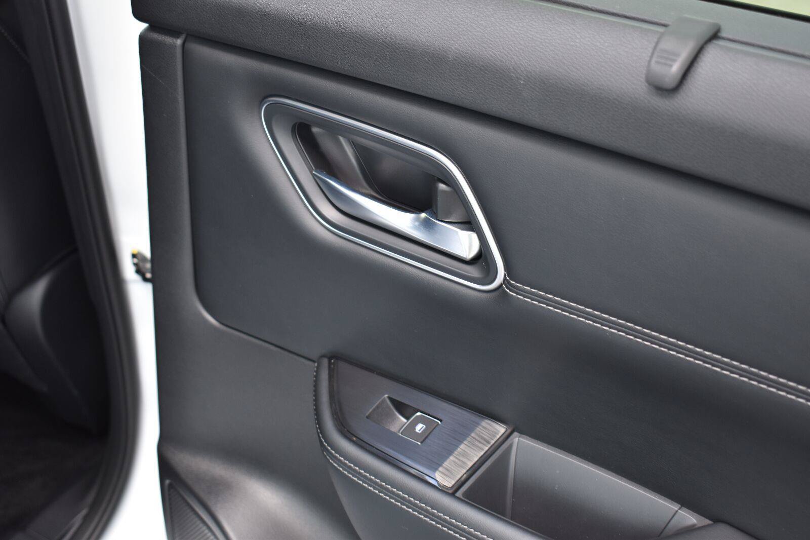 Used 2025 Nissan Rogue Platinum w/ Platinum Premium Package FWD image 61