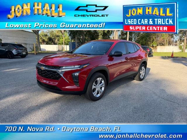 Used 2026 Chevrolet Trax LS FWD image 2