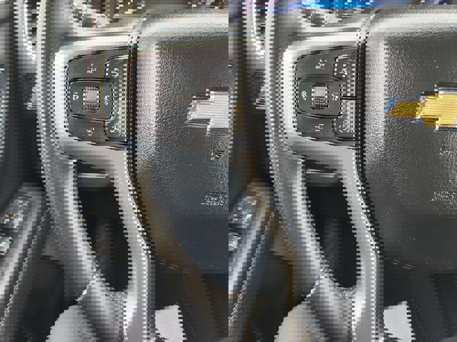 Used 2024 Chevrolet Suburban Premier image 21