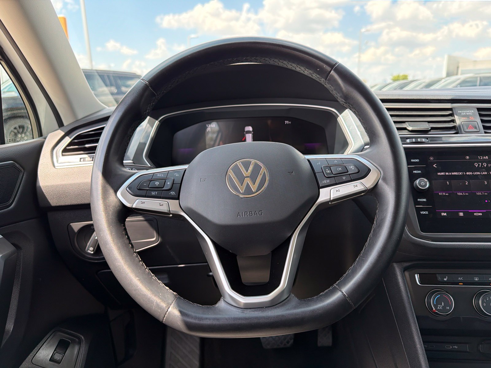Used 2024 Volkswagen Tiguan SE FWD image 20