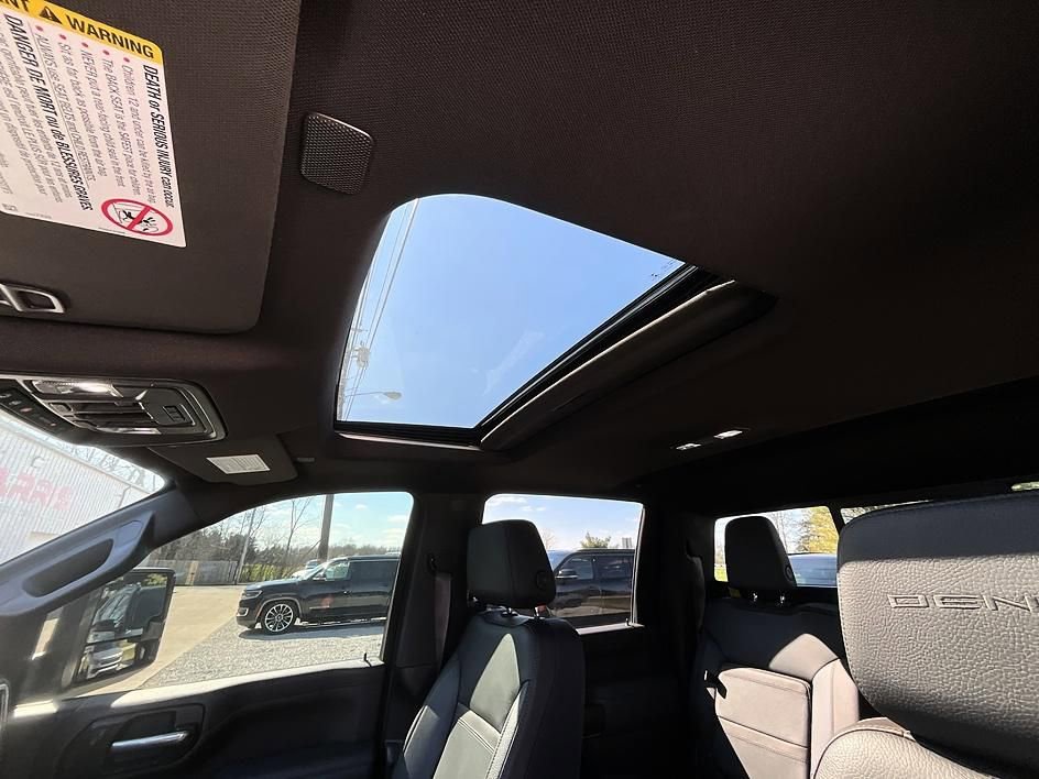 Used 2022 GMC Sierra 2500 Denali w/ Denali Ultimate Package image 18