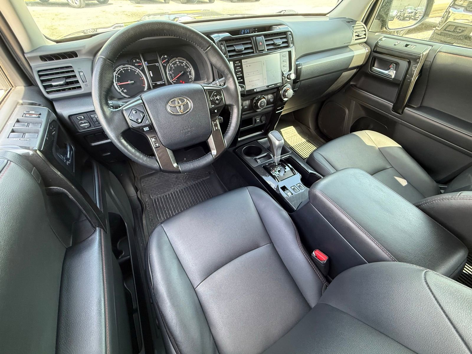 Used 2023 Toyota 4Runner TRD Off-Road Premium w/ Moonroof Package AWD/4WD image 10