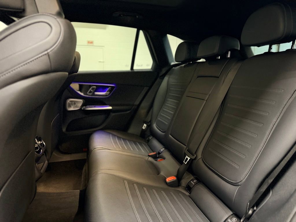 Used 2024 Mercedes-Benz GLC 300 4MATIC image 23