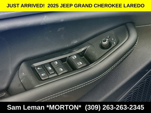 New 2025 Jeep Grand Cherokee Laredo w/ Luxury Tech Group I image 17