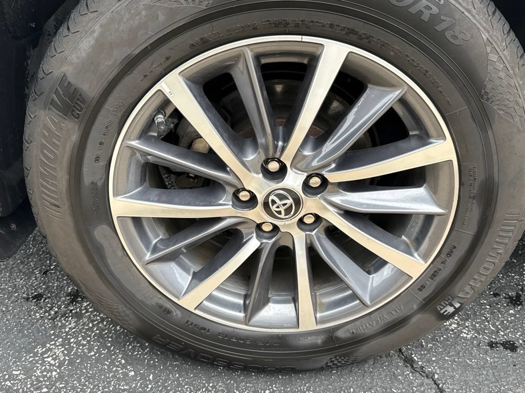 Used 2018 Toyota Highlander XLE AWD/4WD image 10