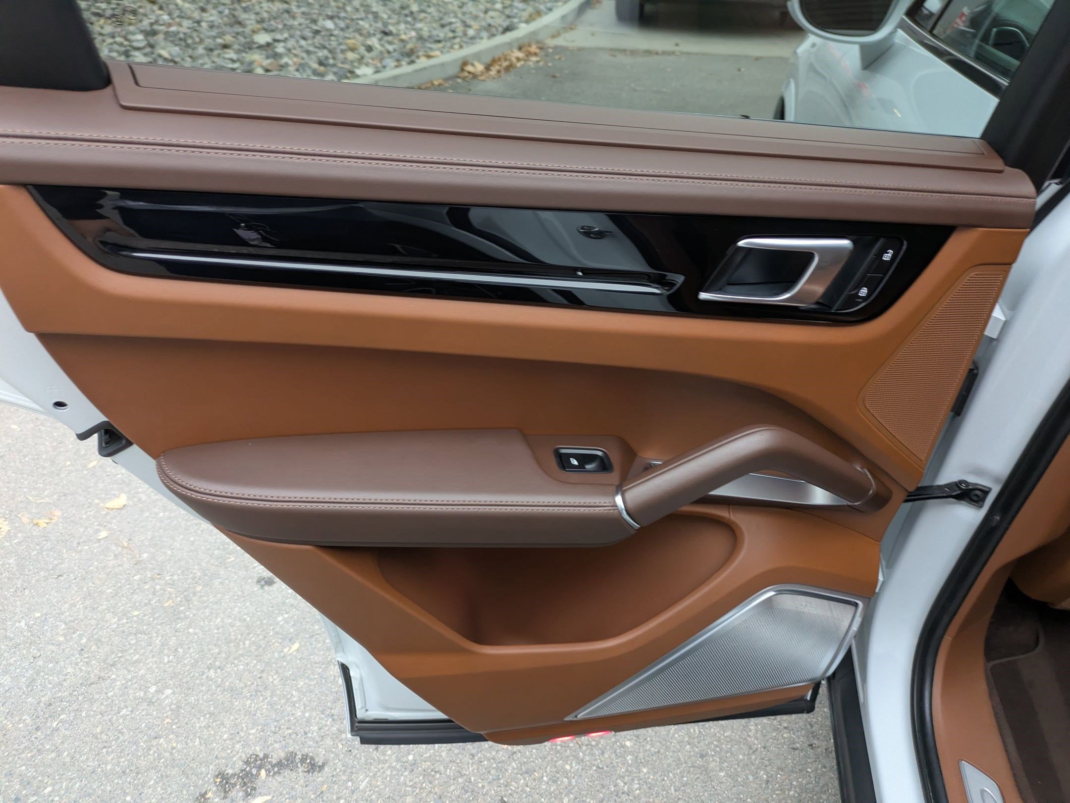 Used 2023 Porsche Cayenne Turbo S image 31