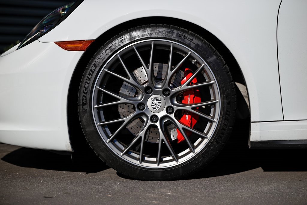 Certified 2019 Porsche 911 Carrera 4S image 9