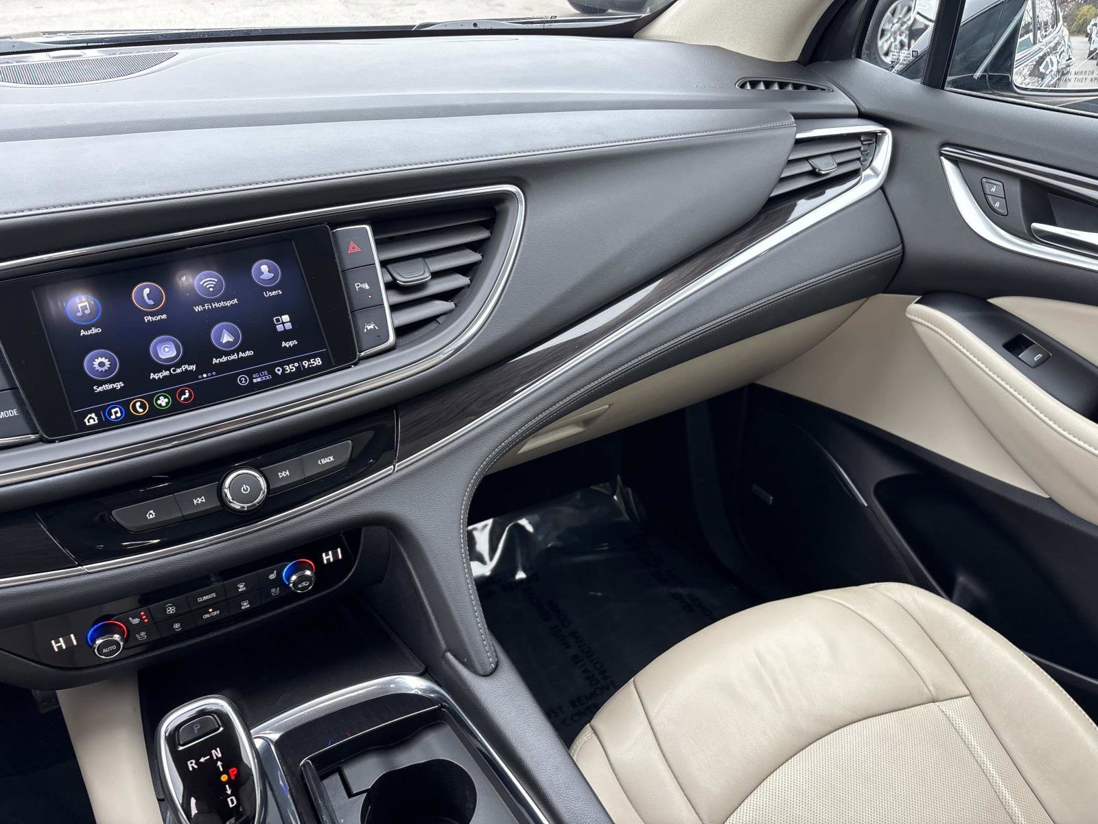 Used 2020 Buick Enclave Premium w/ LPO, Luxury Package image 27