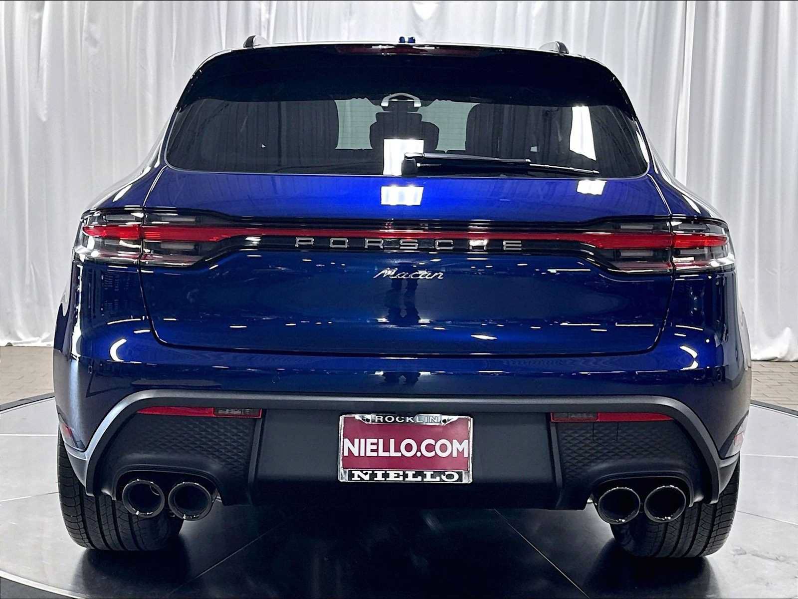 Used 2026 Porsche Macan AWD/4WD image 8