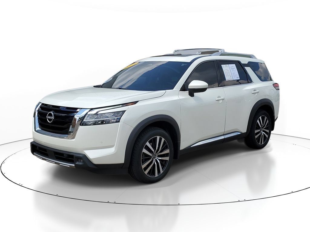 Used 2023 Nissan Pathfinder Platinum AWD/4WD image 2