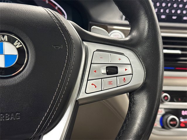 Used 2022 BMW 750i xDrive image 21