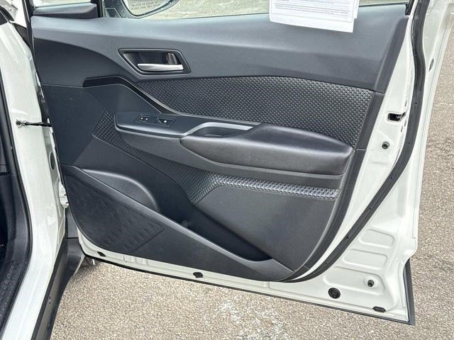 Used 2019 Toyota C-HR LE image 8