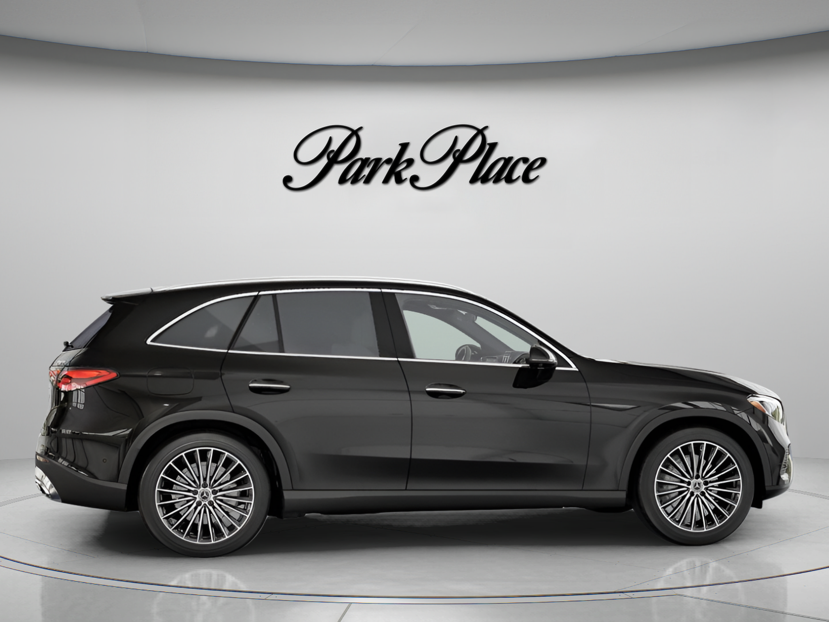 Used 2026 Mercedes-Benz GLC 300 4MATIC image 25