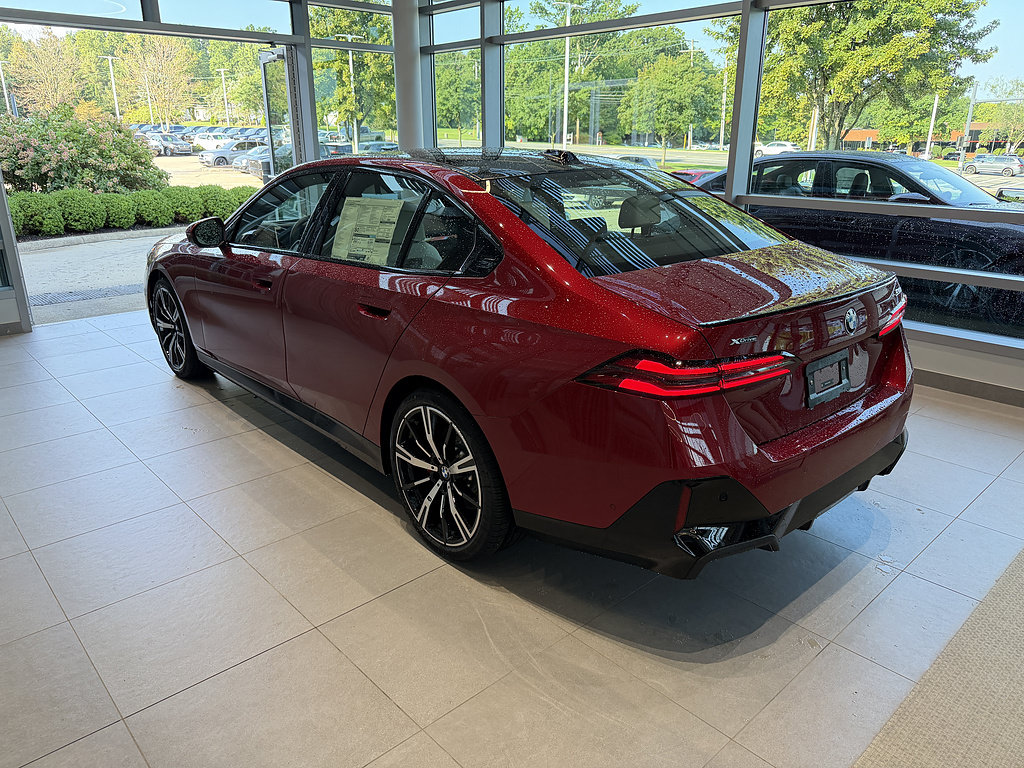 New 2027 BMW 530i xDrive w/ M Sport Package AWD/4WD image 4