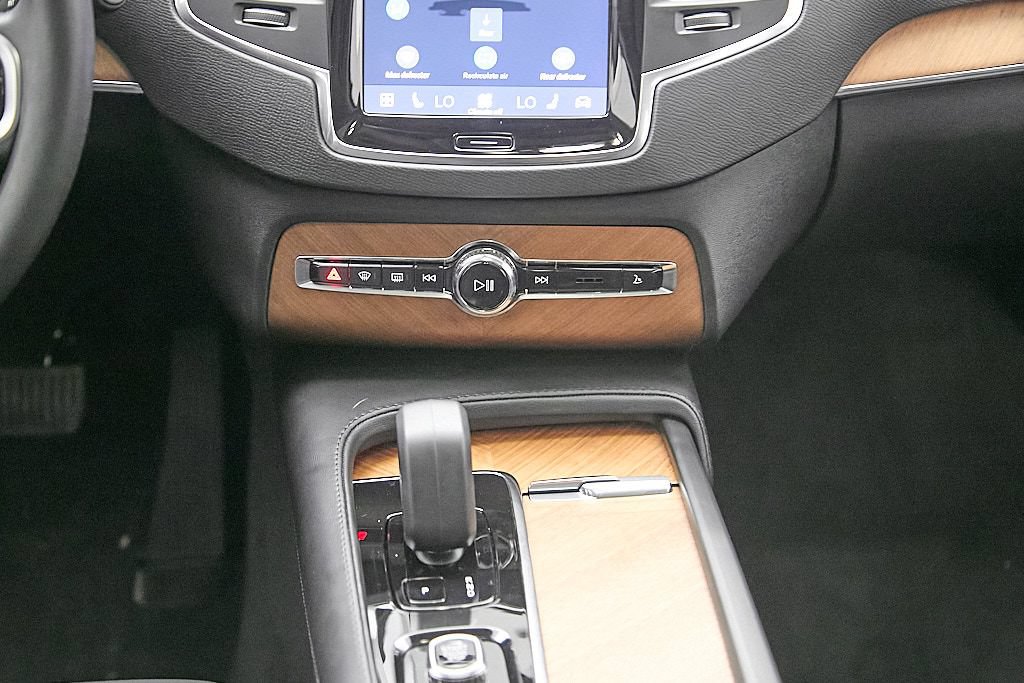 Certified 2023 Volvo XC90 B6 Core w/ Protection Package Premier AWD/4WD image 30