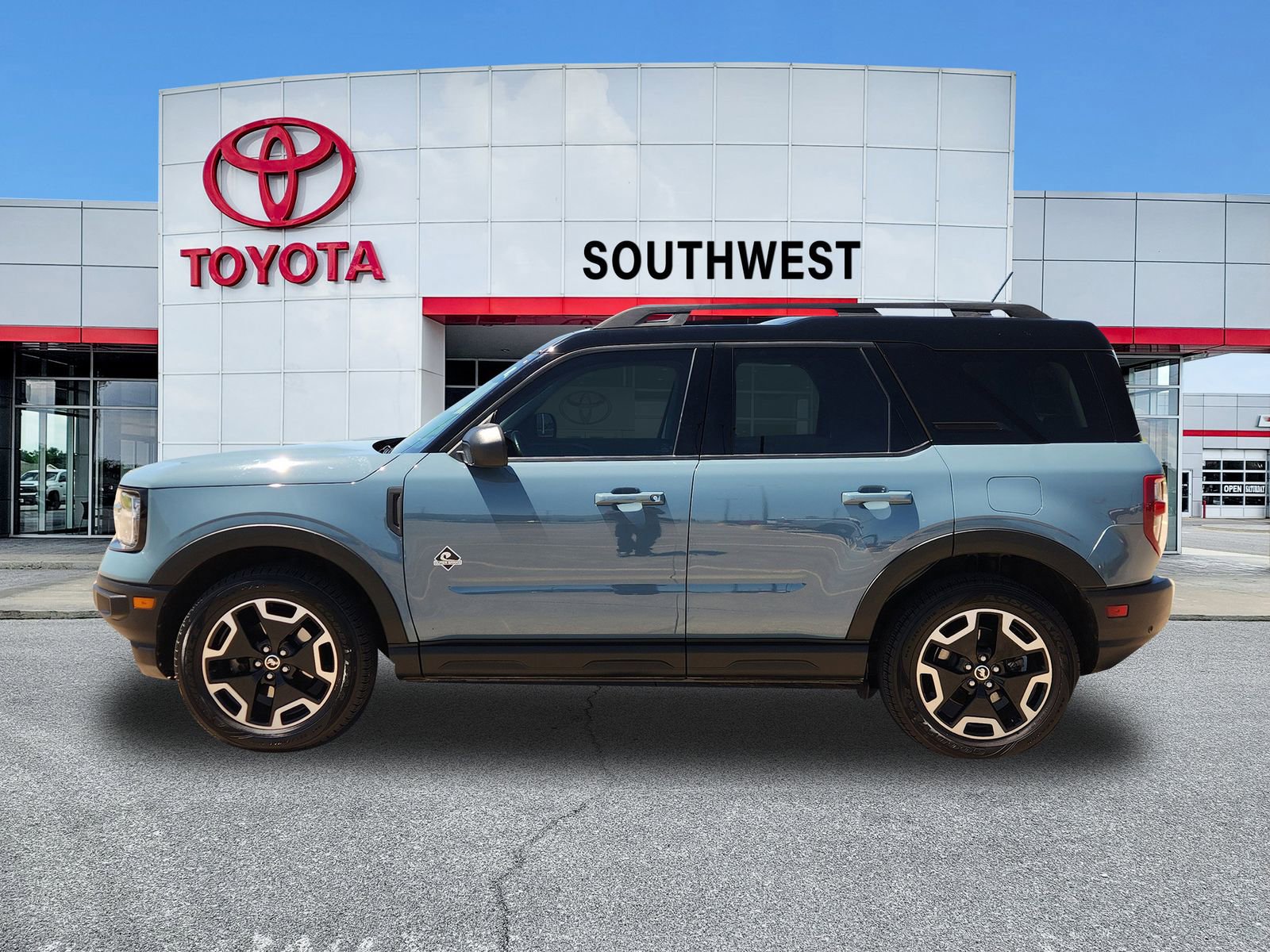 Used 2022 Ford Bronco Sport Outer Banks w/ Tech Package video 3