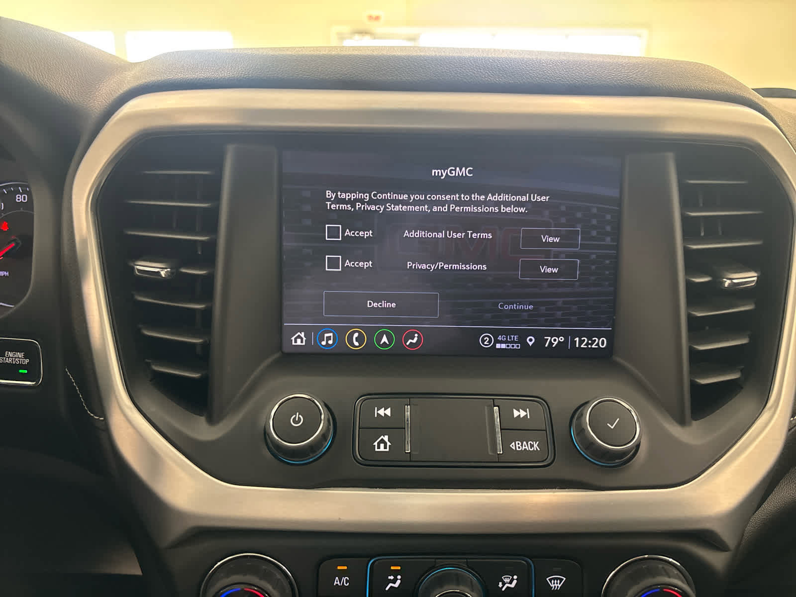 Used 2023 GMC Acadia SLE w/ Driver Convenience Package image 51