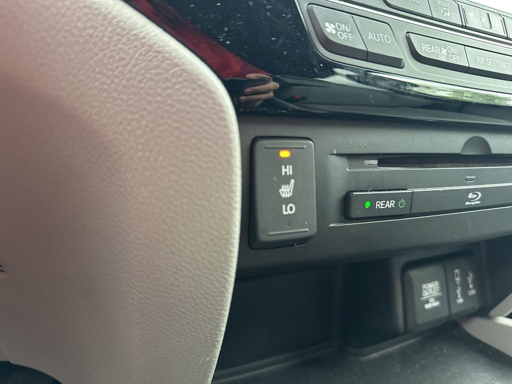 Used 2018 Honda Pilot Touring image 7
