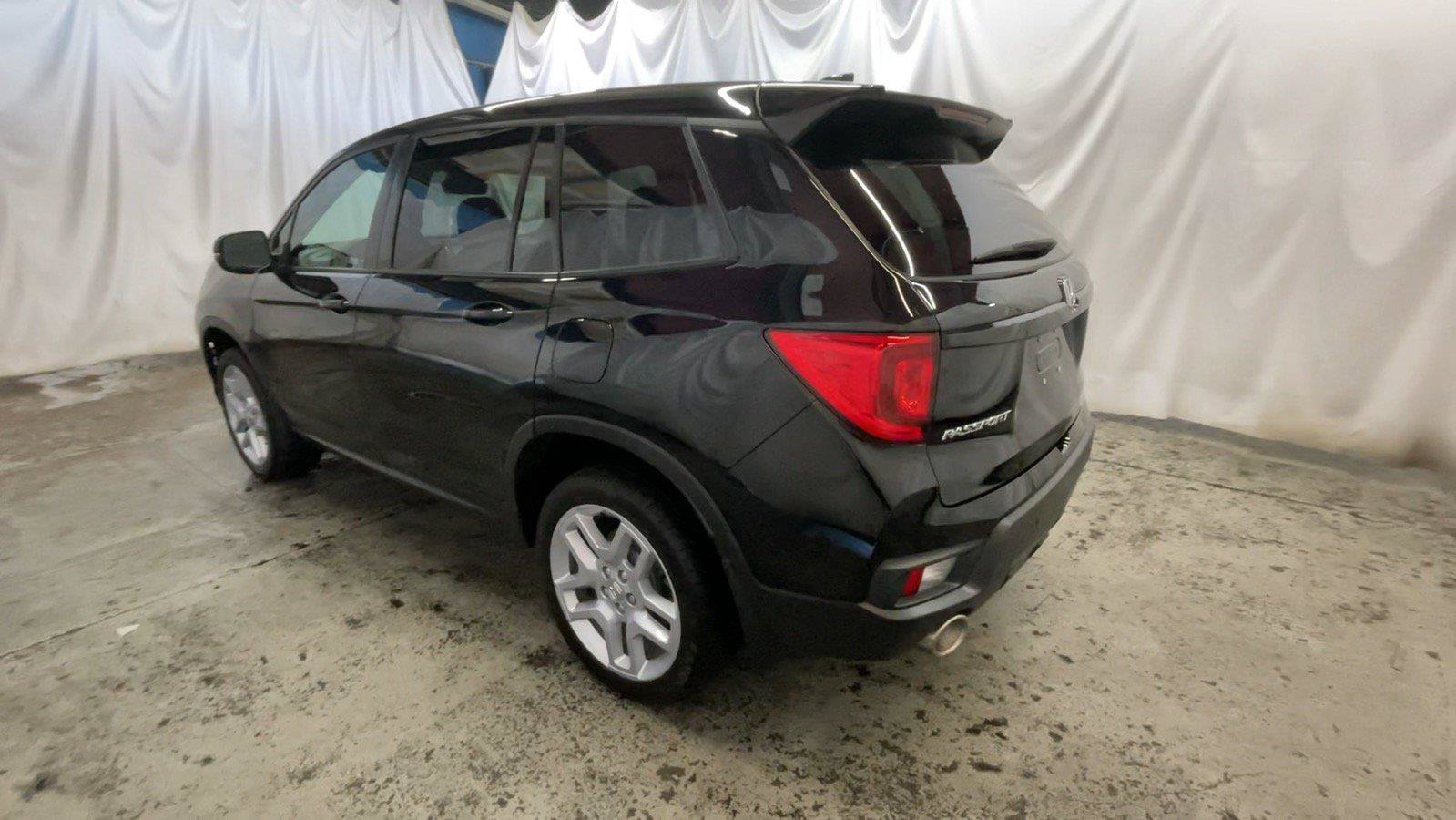 Certified 2025 Honda Passport EX-L image 10