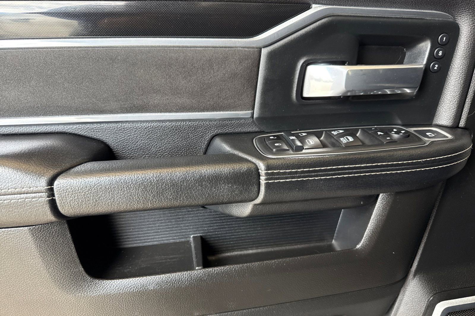 Used 2019 RAM 2500 Laramie AWD/4WD image 11
