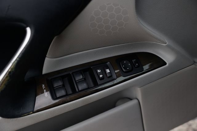 Used 2011 Lexus IS 350 4dr Sedan RWD image 49