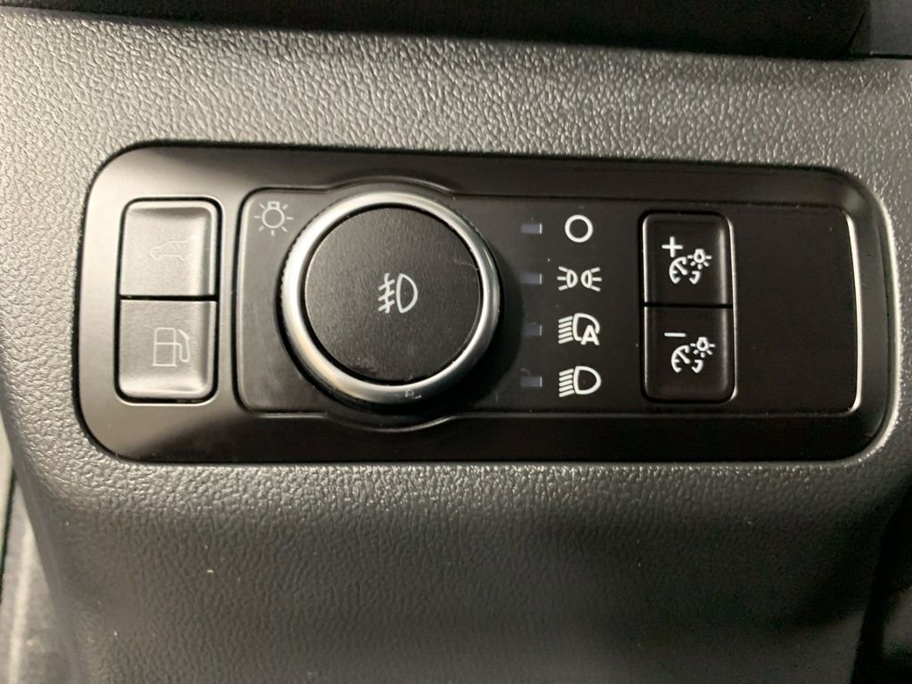 Used 2023 Ford Escape SE image 18