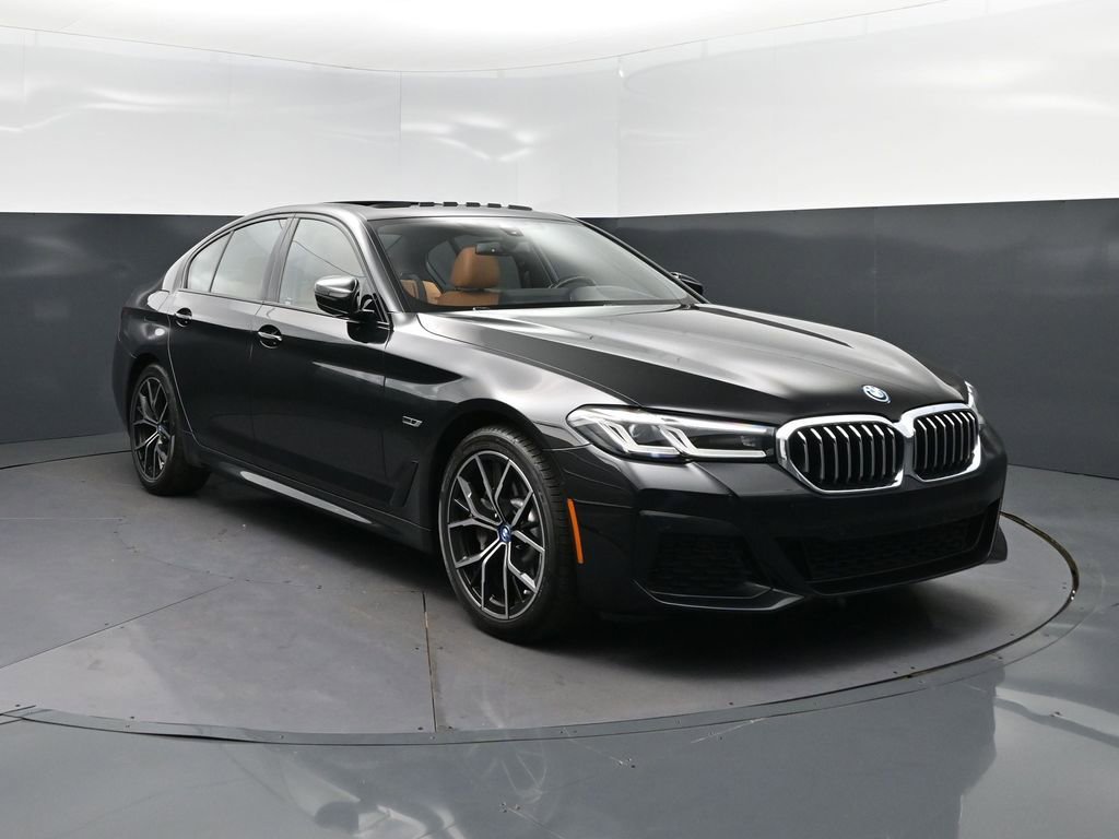 Certified 2023 BMW 530e w/ M Sport Package image 9