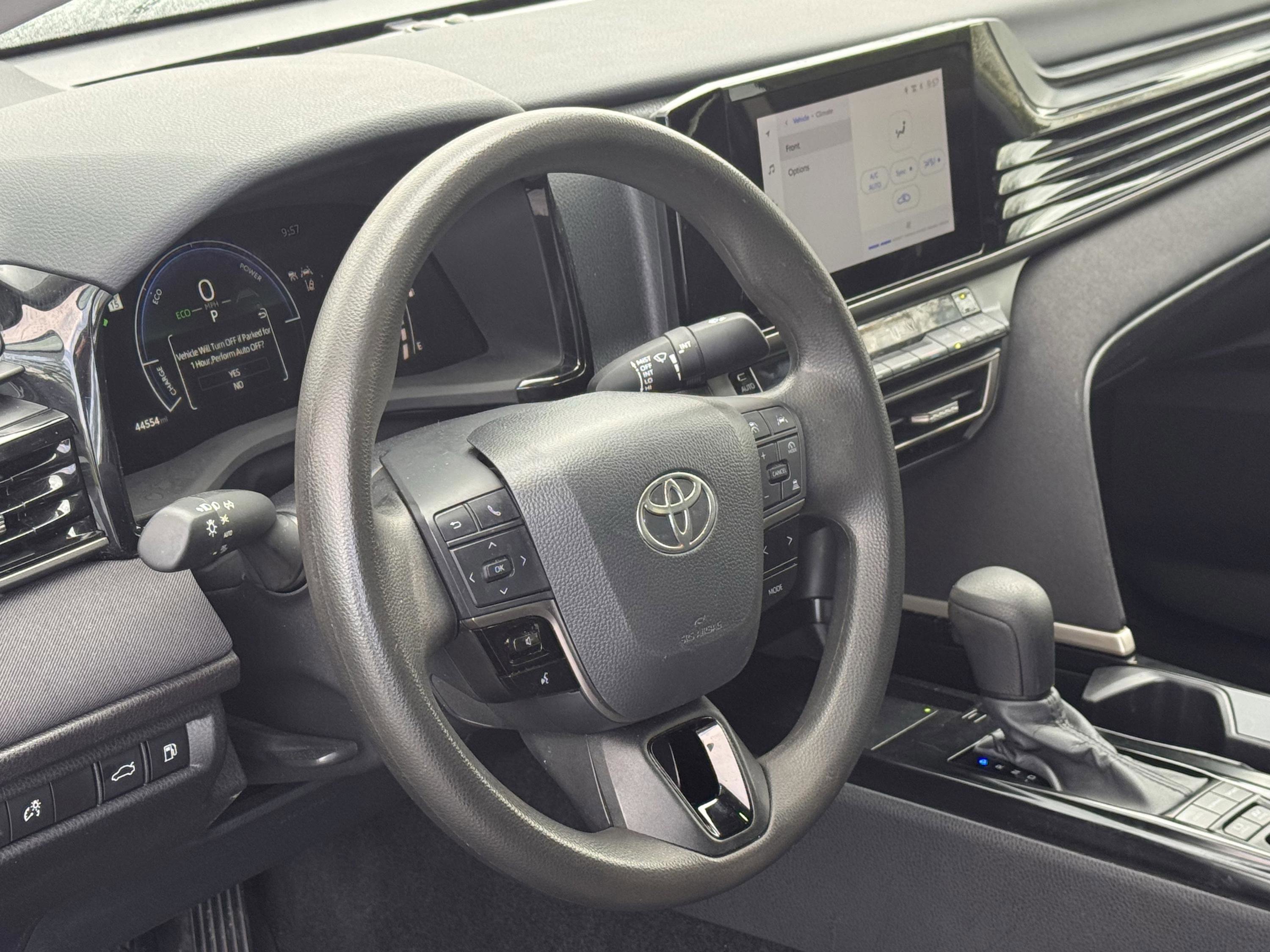 Used 2025 Toyota Camry LE FWD image 15