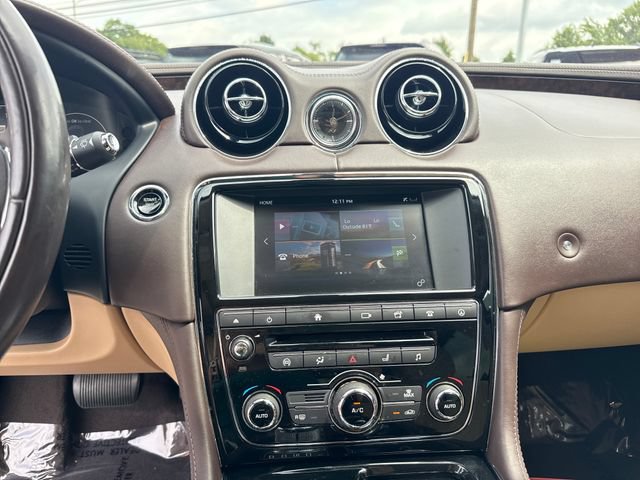 Used 2017 Jaguar XJ L Portfolio AWD/4WD image 18