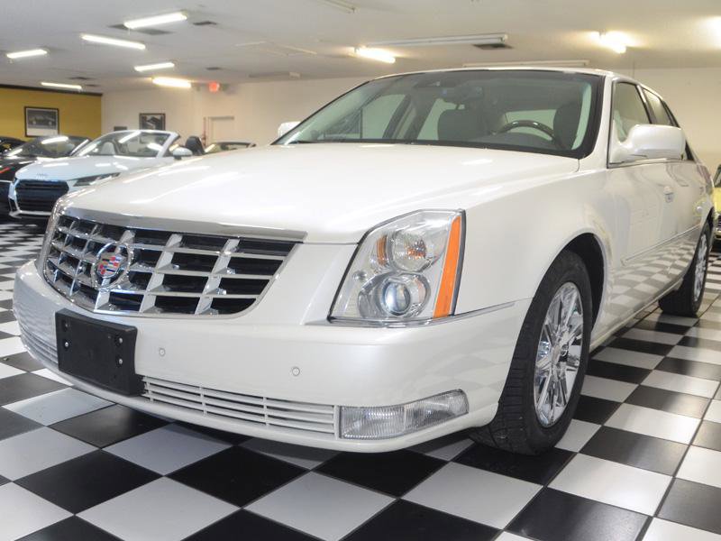 Used 2011 Cadillac DTS Premium w/ Driver Awareness Package image 5