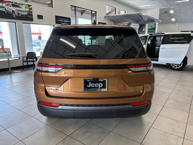 New 2026 Jeep Grand Cherokee Limited w/ Limited Altitude Package AWD/4WD image 6