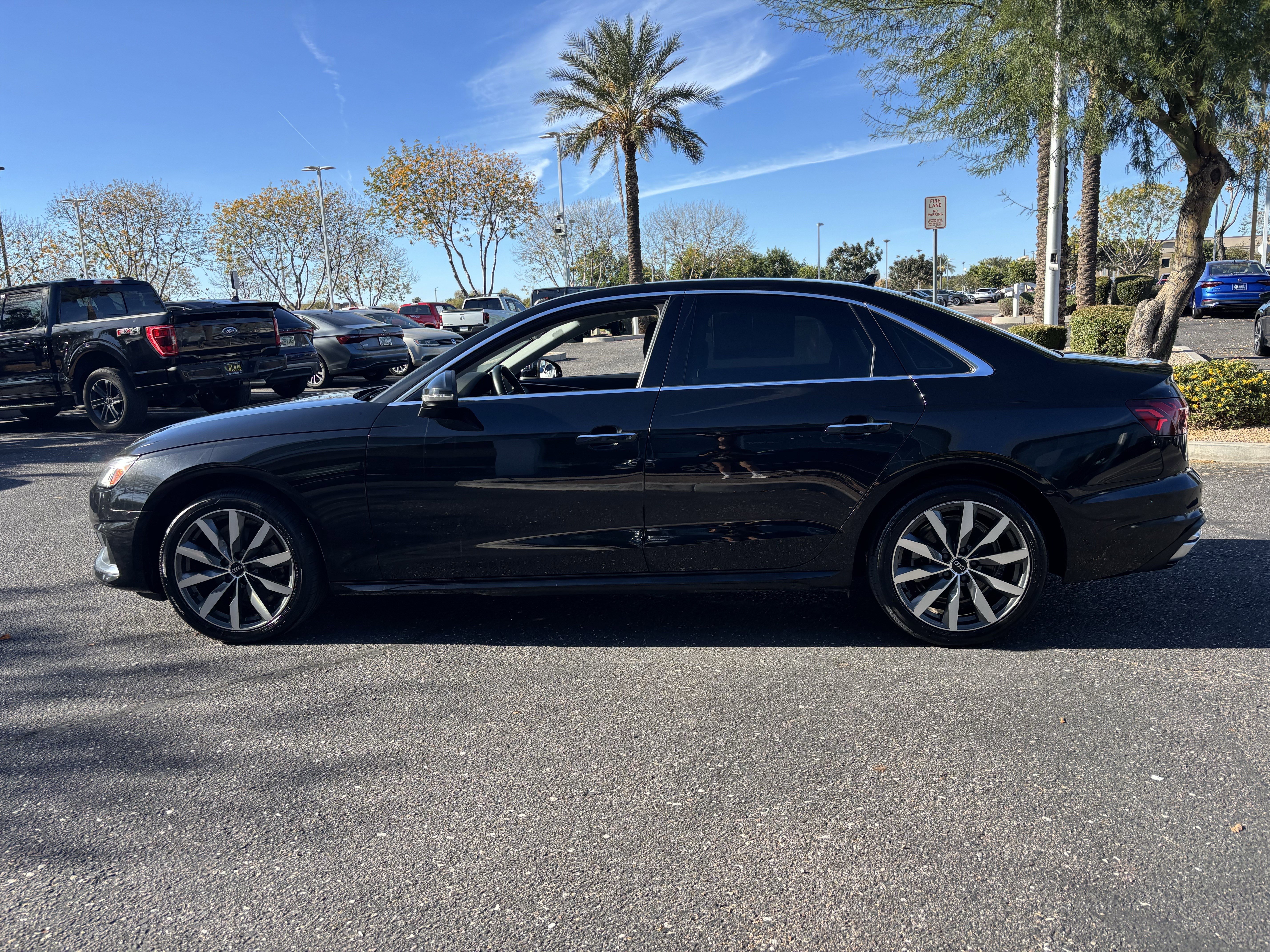 Used 2022 Audi A4 2.0T Premium Plus w/ Premium Plus Package image 2