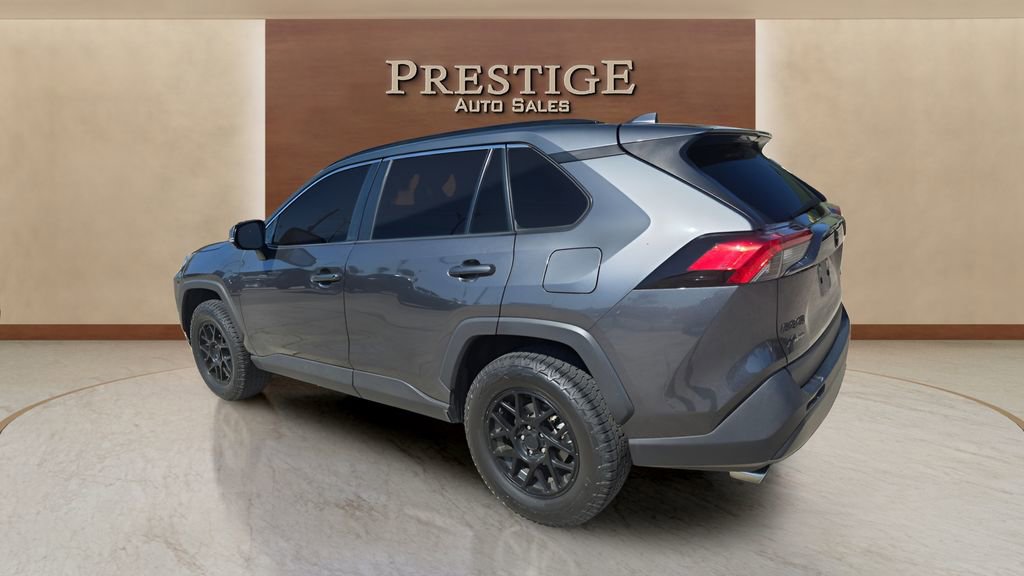 Used 2021 Toyota RAV4 XLE image 11