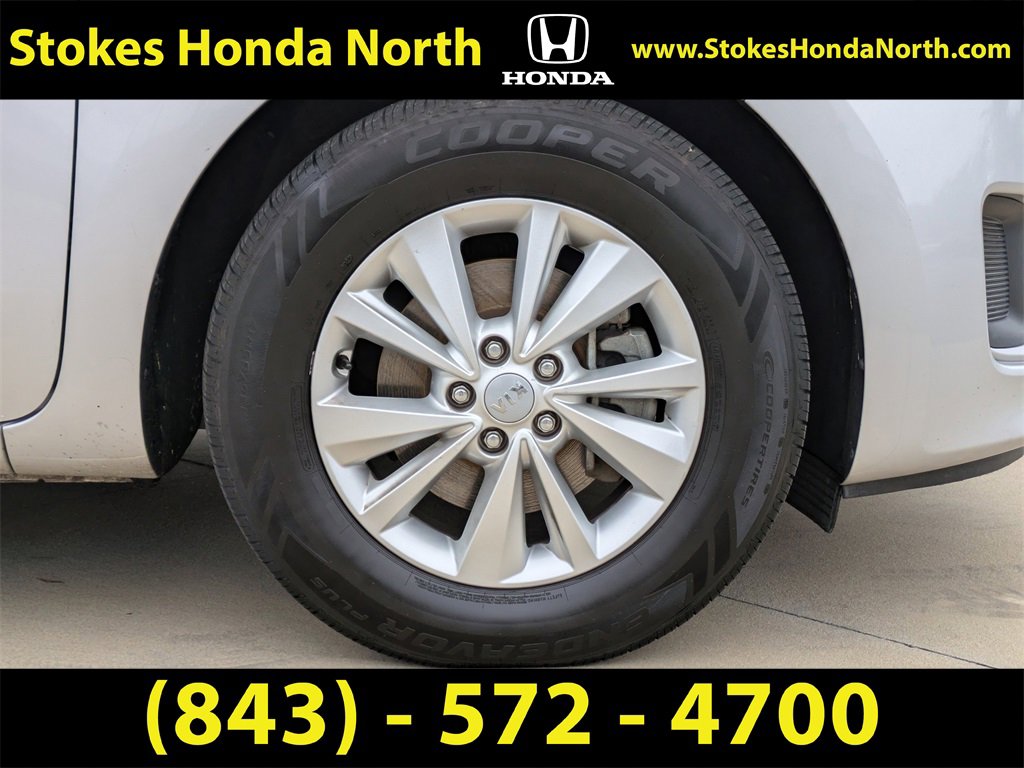 Used 2018 Kia Sedona LX w/ LX Essentials Premium Package image 11