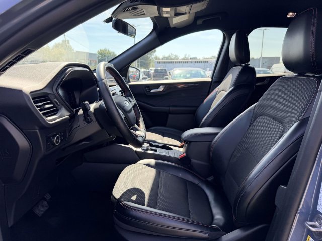 Used 2025 Ford Escape ST-Line Select AWD/4WD image 16