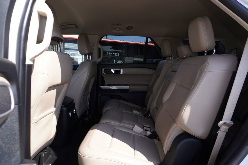 Used 2022 Ford Explorer XLT w/ Equipment Group 202A image 26