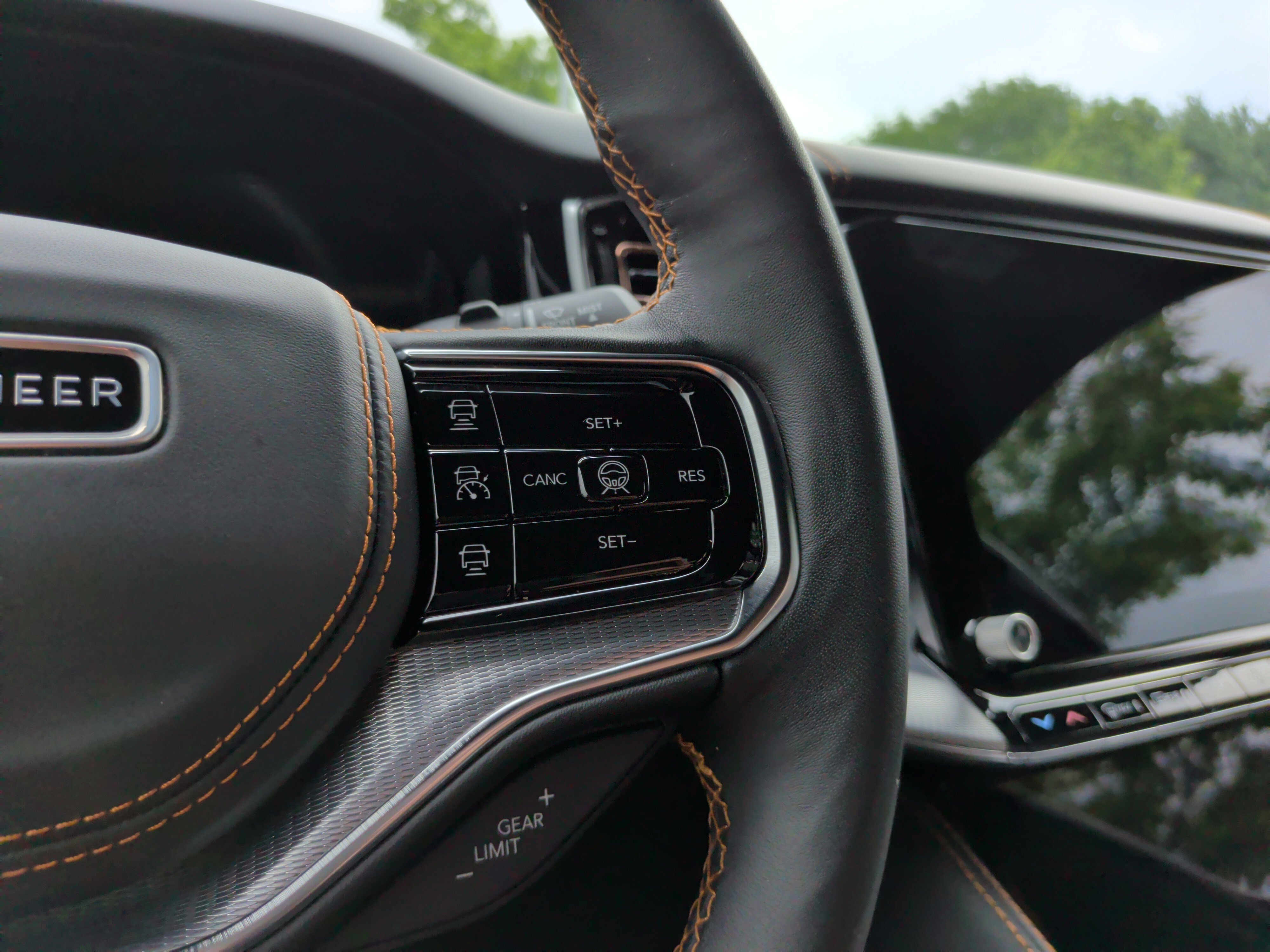 Used 2023 Jeep Grand Wagoneer Series III image 23