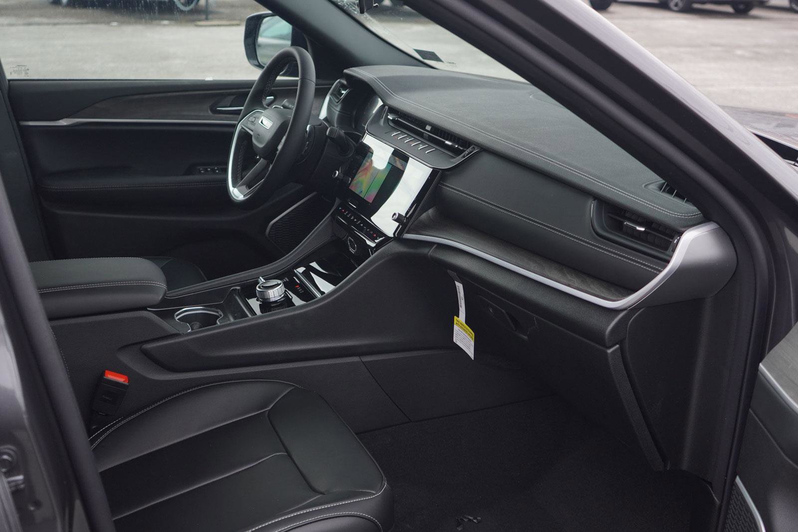 New 2026 Jeep Grand Cherokee Limited image 27