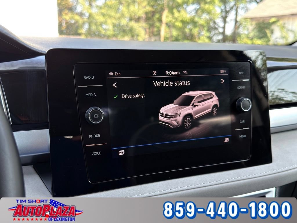Used 2025 Volkswagen Taos SE AWD/4WD image 26