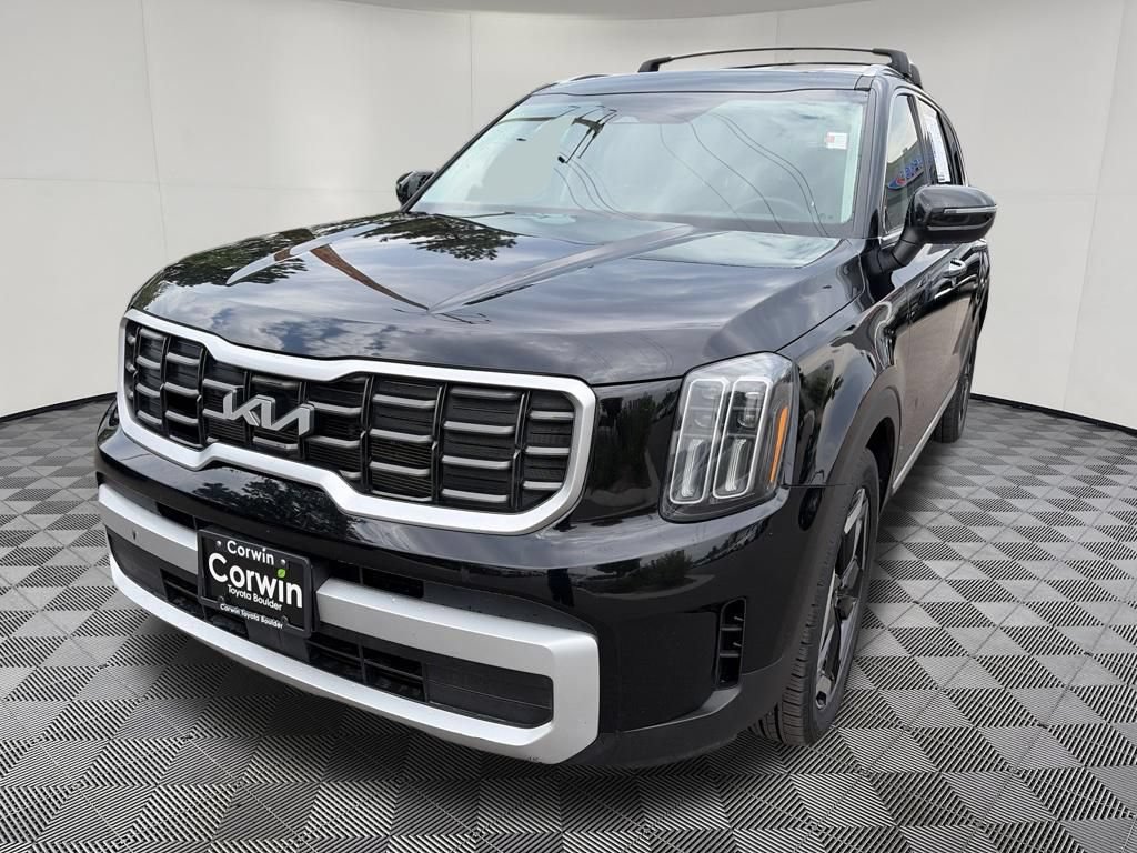 Used 2025 Kia Telluride S AWD/4WD image 3