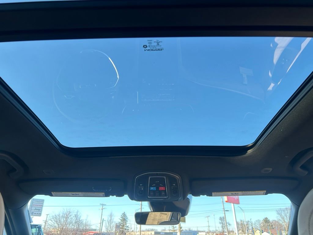 New 2025 Jeep Grand Cherokee Limited image 18