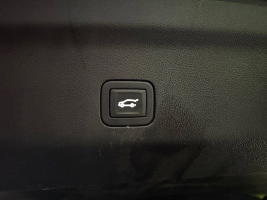 Used 2023 Cadillac Escalade Sport image 10