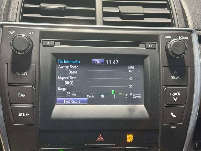 Used 2017 Toyota Camry XLE FWD image 32