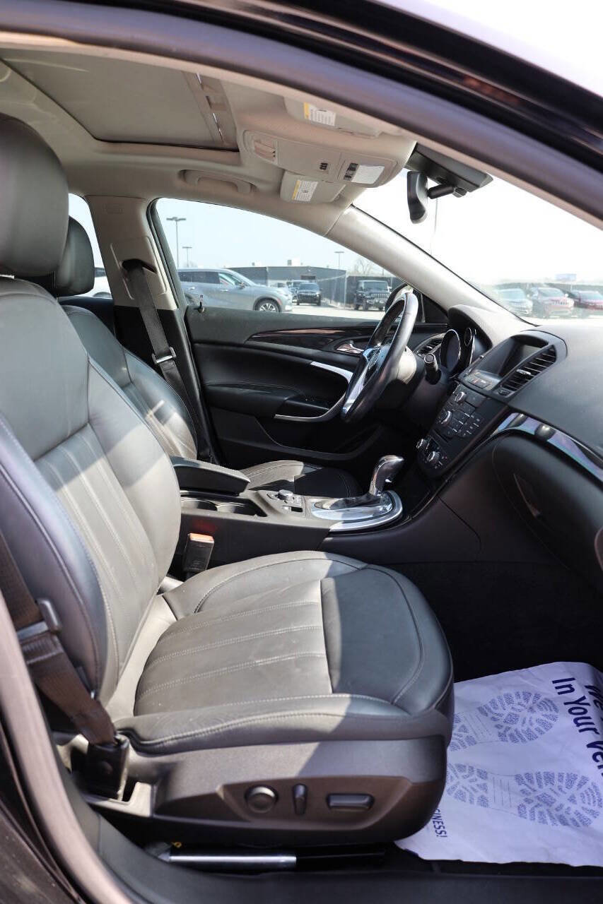 Used 2013 Buick Regal Leather FWD image 15