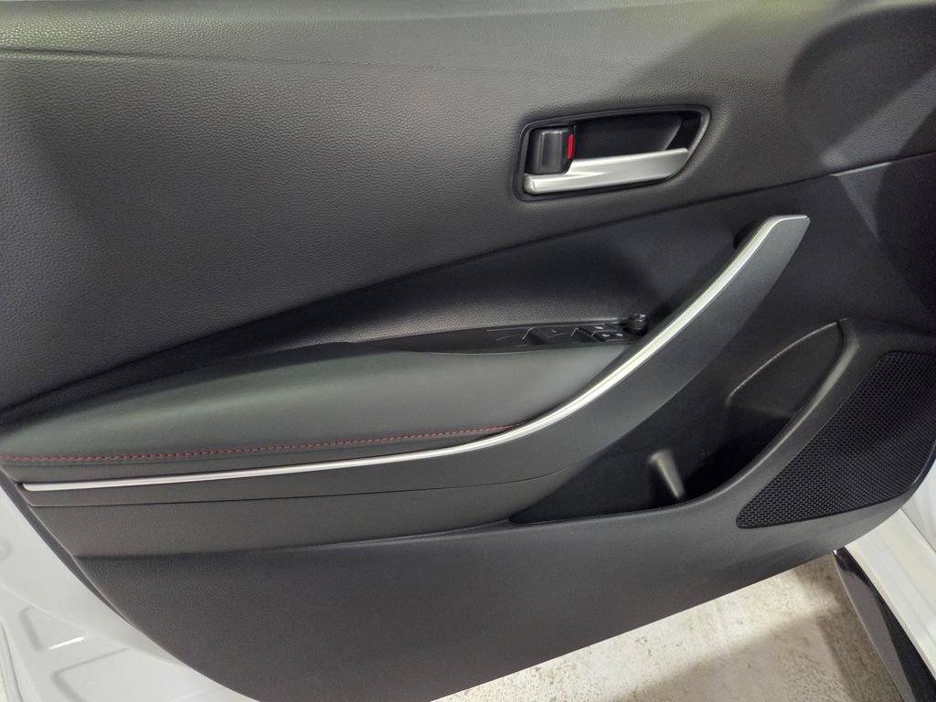 Used 2023 Toyota Corolla SE w/ SE Package image 12