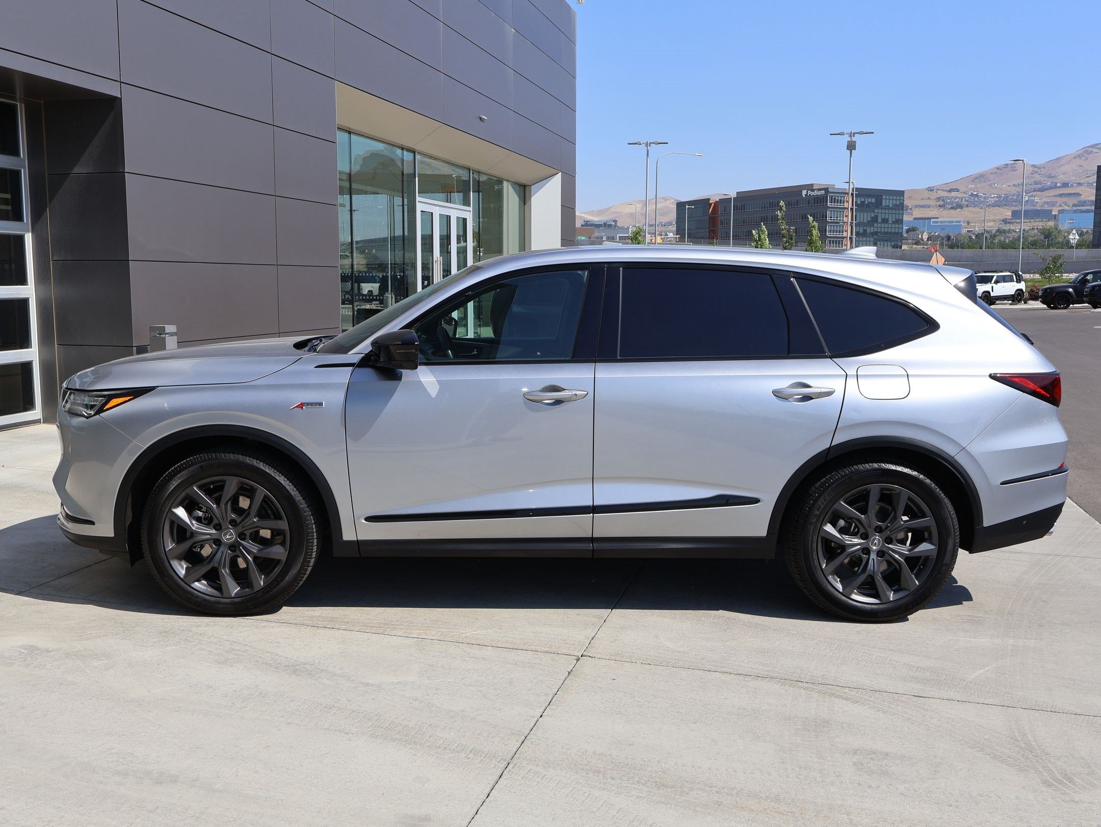 Used 2022 Acura MDX A-Spec AWD/4WD image 9