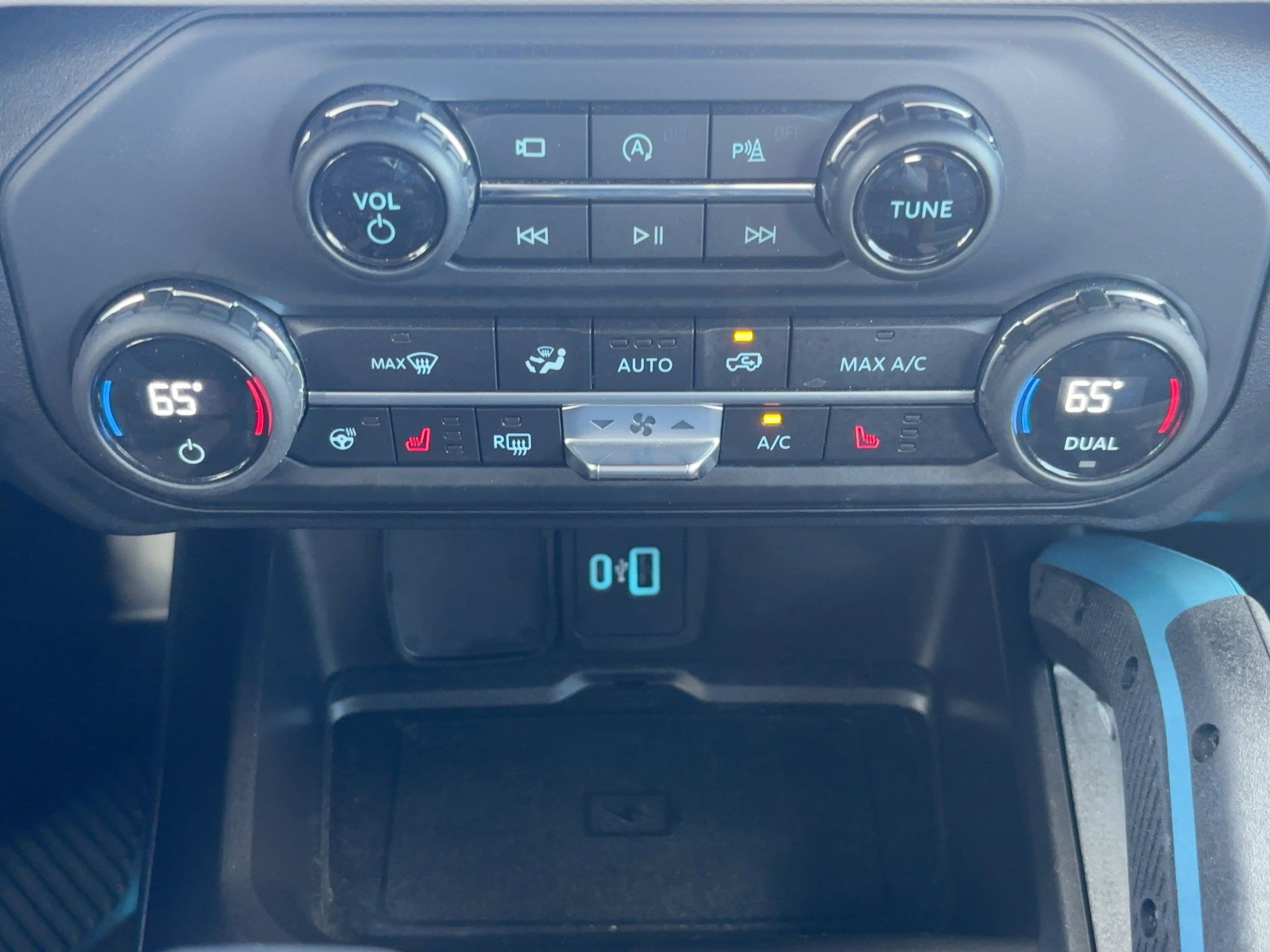 Used 2023 Ford Bronco Wildtrak image 26