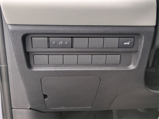 New 2025 Mitsubishi Outlander SE image 16