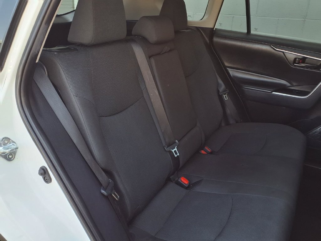 Certified 2024 Toyota RAV4 LE FWD image 32