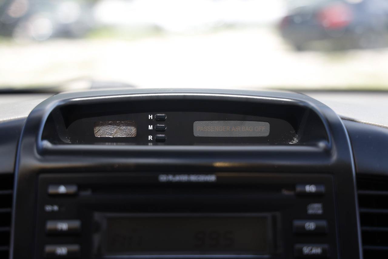 Used 2006 Kia Sedona EX FWD image 33